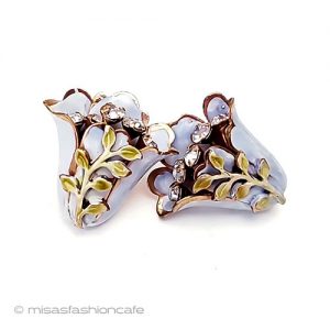 Sandor 花イヤリング ビジューブルーフラワー