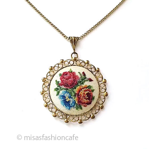 ヴィンテージジュエリー 薔薇の花プチポアン刺繍