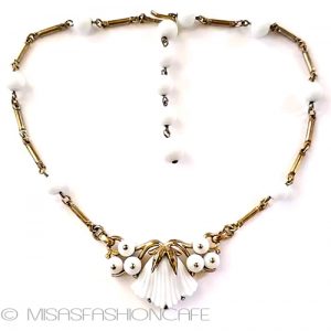 ヴィンテージアクセサリー トリファリ  ガラスの花