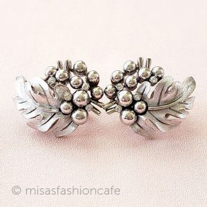 Trifari  トリファリ ベリー銀葉イヤリング