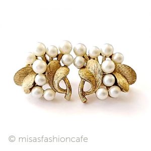 Trifari　 トリファリ パール金葉イヤリング