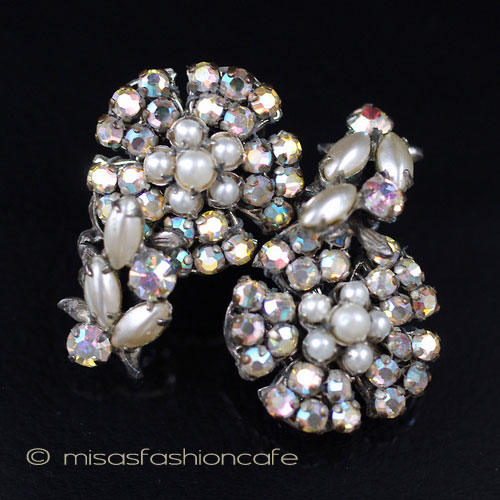 Robert刻印　イヤリング ウェディング　ブーケ detail view