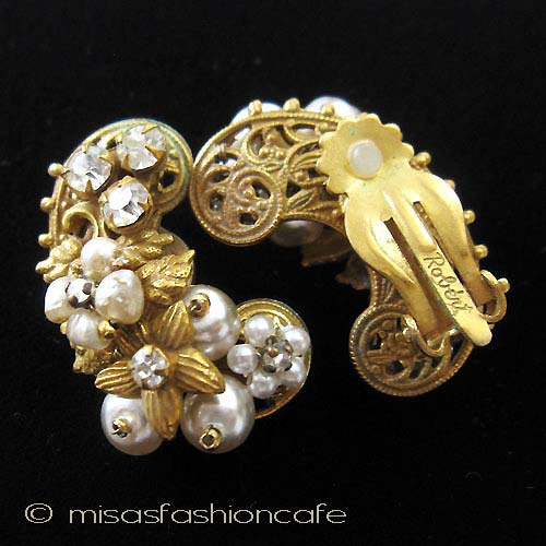 Robert刻印 イヤリング バロックパールの花 detail view