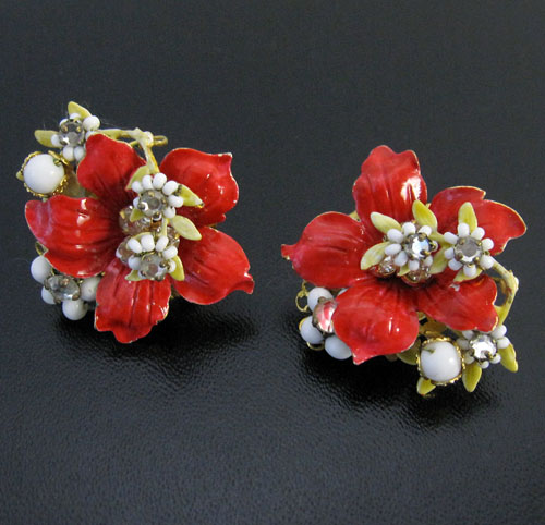 Robertイヤリング エナメルフラワー front view