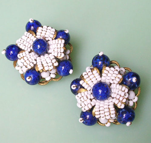 Robertお花イヤリング detail view