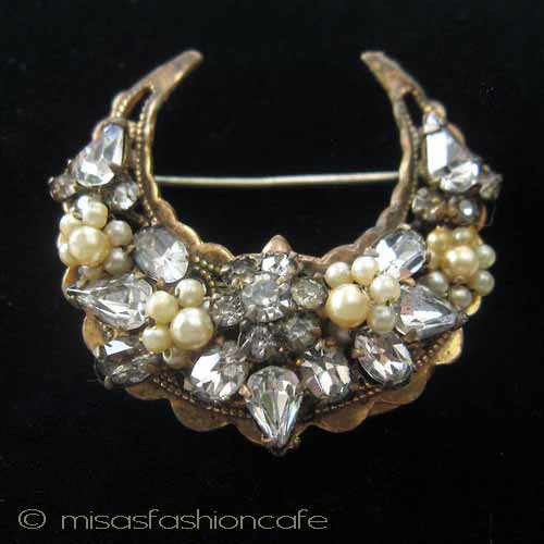 Original By Robert お花三日月　ブローチ detail view