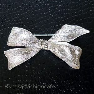 Trifari  トリファリ 銀リボン ブローチ