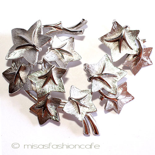 Ｔｒｉｆａｒｉ　 トリファリ アイビーの葉　セット closeup White back