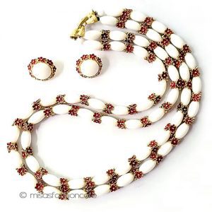 Trifari  トリファリ 赤いお花2連セット