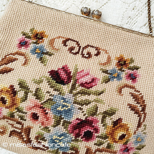 ヴィンテージバッグ（大） パール金具&バラの花刺繍 c;loseup view