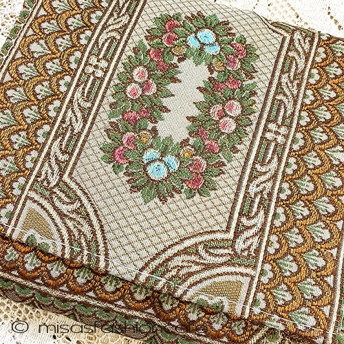 アンティーク　バッグ　 伊製パンジー・スミレの花 closeup view