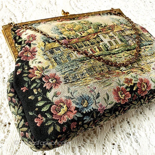 アンティークバッグ 仏製　花と町並み刺繍 3/4 view