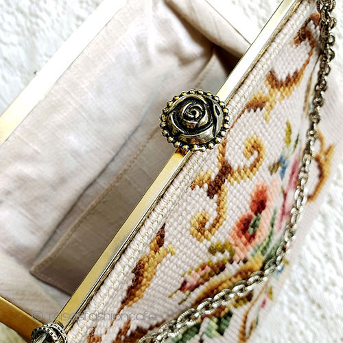 ビンテージバッグ　ローズ プチポアン　お花刺繍 inside bag view