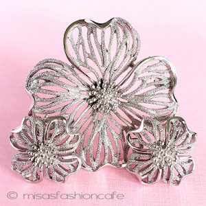 ヴィンテージアクセサリー トリファリ ハナミズキ