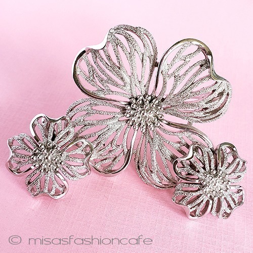 ヴィンテージアクセサリー トリファリ　ハナミズキ front view