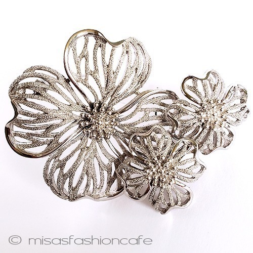 ヴィンテージアクセサリー トリファリ　ハナミズキ front view