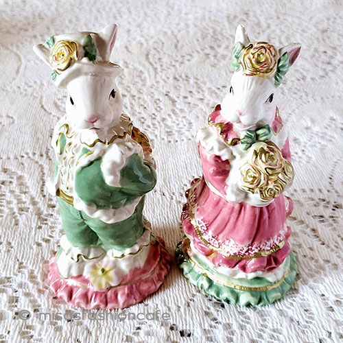 ラビットうさぎ夫婦（花束） 塩コショウ調味料セット detail view